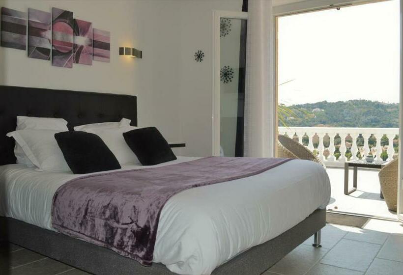 Номер Deluxe Вид на Море Боковой, Villa La Terre Des Lauriers B&b