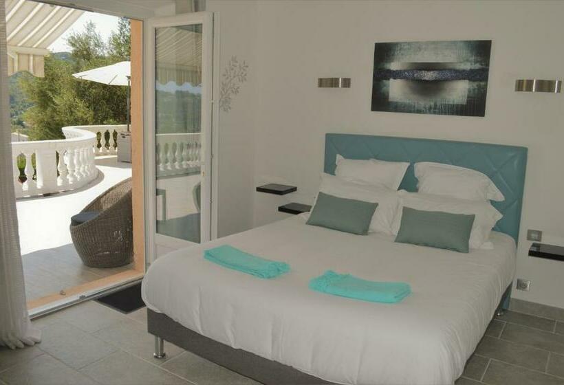 디럭스 룸 측면 바다 전망, Villa La Terre Des Lauriers B&b