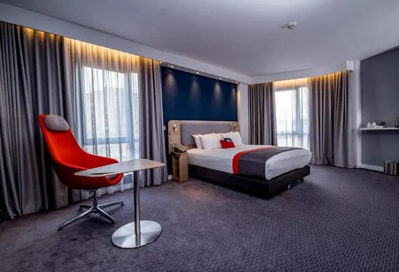 اتاق استاندارد با تخت بزرگ برای معلولان, Holiday Inn Express   Derry   Londonderry, An Ihg