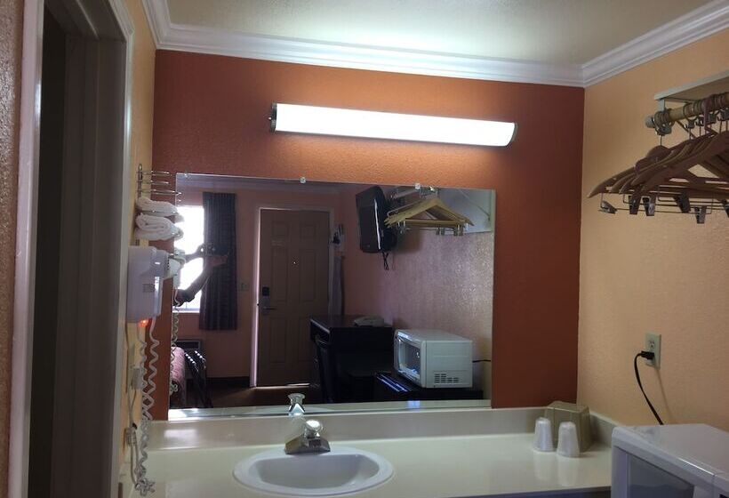 غرفه قياسيه سريرين مزدوجين, Budget Motel