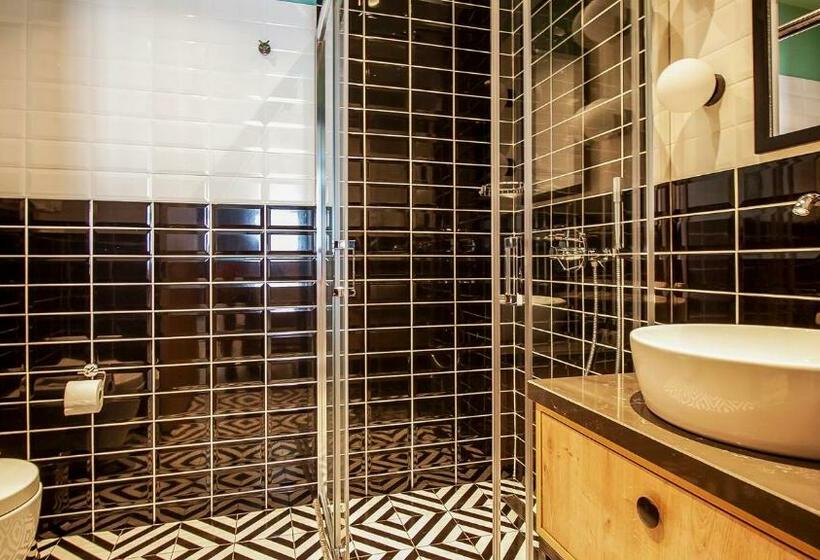 חדר סטנדרט לשלושה, City Life Demir