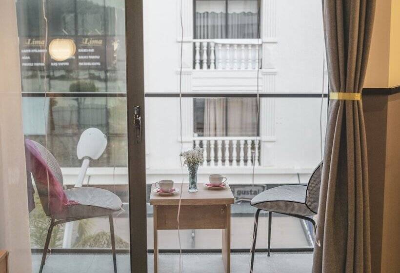 חדר סטנדרט לשלושה, City Life Demir