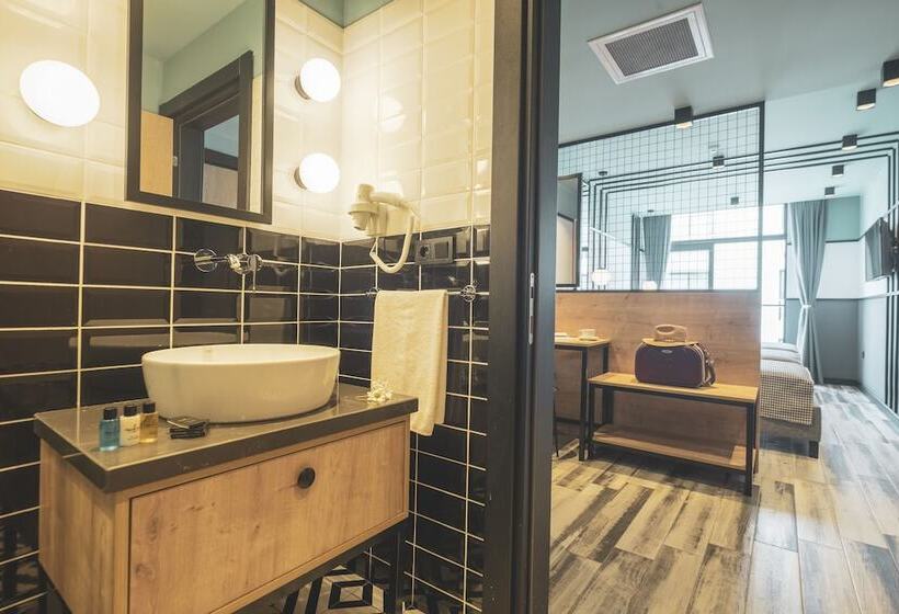 חדר סטנדרט לשלושה, City Life Demir