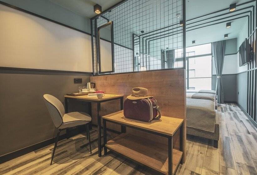 חדר סטנדרט לשלושה, City Life Demir