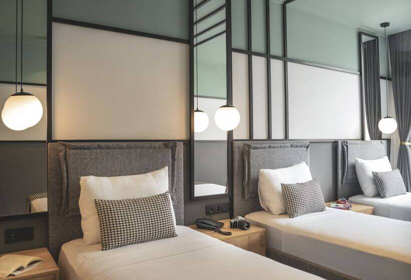 חדר סטנדרט לשלושה, City Life Demir