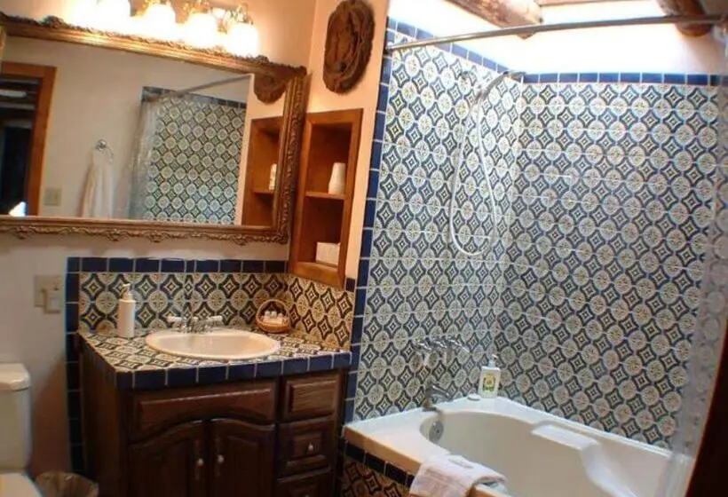 キングサイズベッドのデラックスルーム, La Dona Luz Inn An Historic B&b