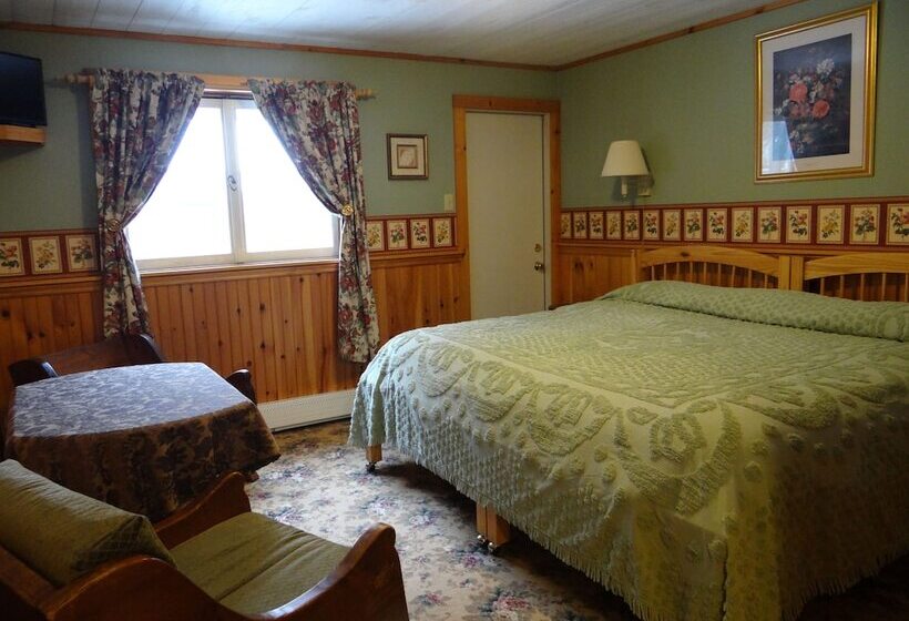 클래식 룸 더블 침대, Blue Gentian Lodge At Magic Mountain