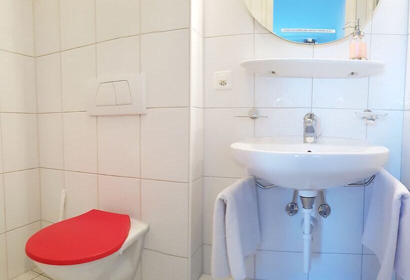 4 Bett Standardzimmer, Adventure Guesthouse