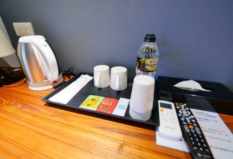 اتاق استاندارد چهارنفره با بالکن, Apause