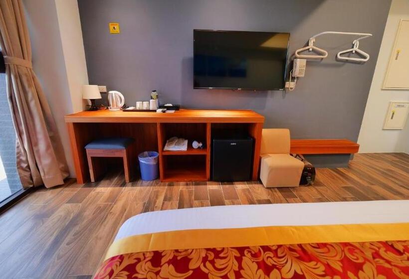 اتاق لوکس با بالکن و چشم‌انداز دریا, Apause