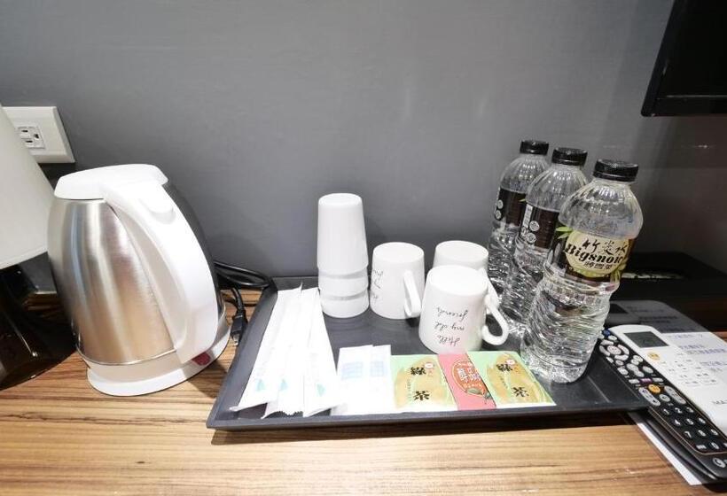 اتاق خانوادگی, Apause