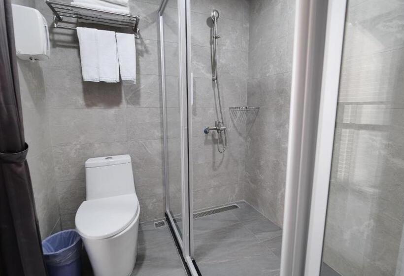 اتاق خانوادگی, Apause