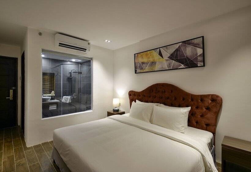 اتاق استاندارد, The Marron