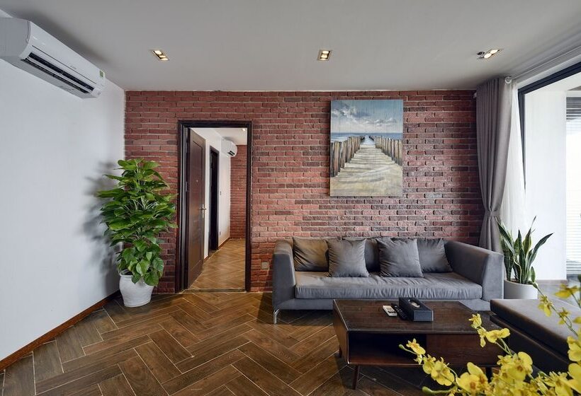 سوییت خانوادگی, The Marron