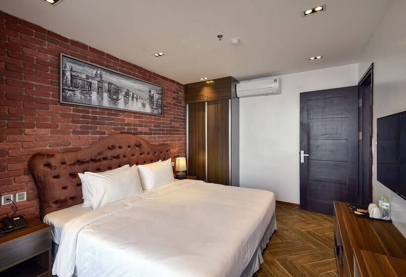 سوییت خانوادگی, The Marron