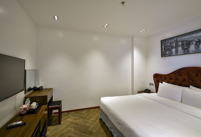 سوییت خانوادگی, The Marron