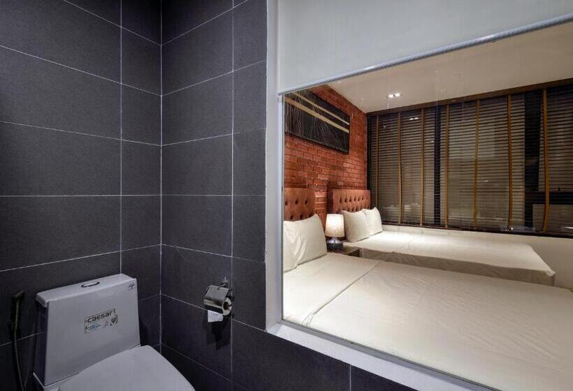 اتاق استاندارد, The Marron