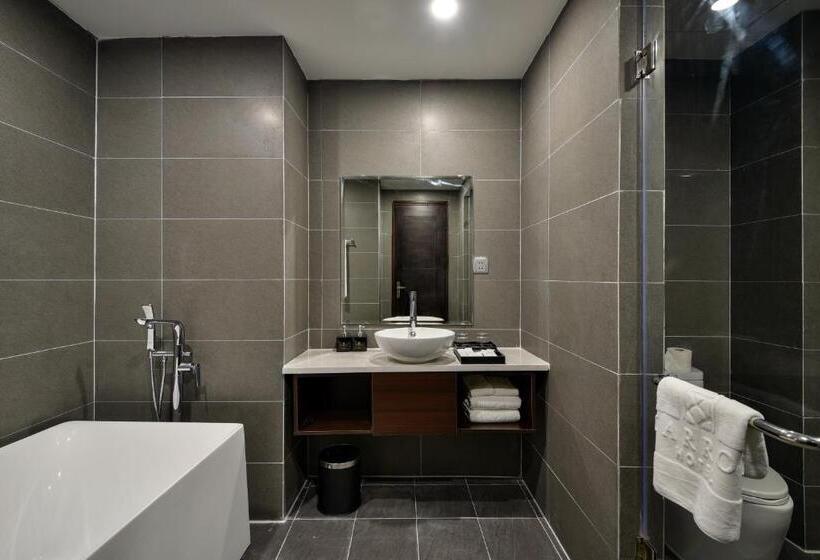 سوییت, The Marron