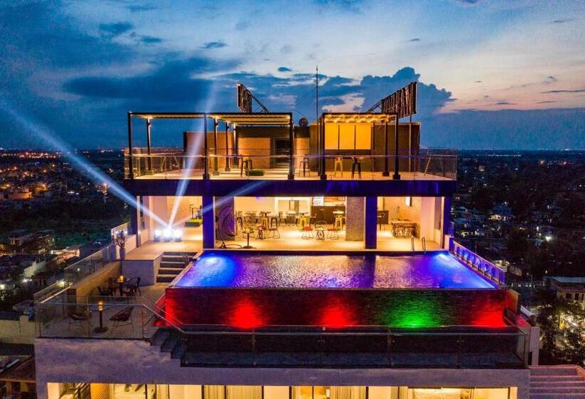 سوییت, The Marron