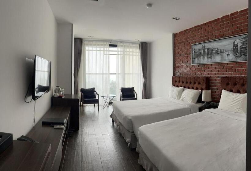 اتاق استاندارد, The Marron