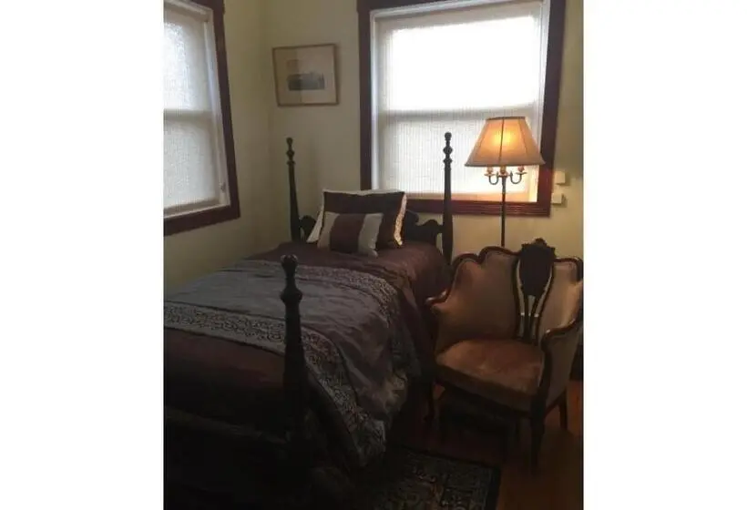 バスルーム共有のシングルスタンダード, Ledroit Park Renaissance Bed And Breakfast