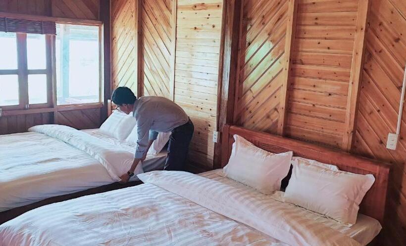 اتاق لوکس سه تخته, Lenh Family House   Hostel