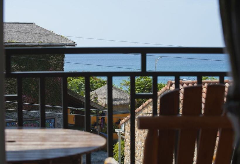 اتاق لوکس با چشم‌انداز دریا, Hana B & B