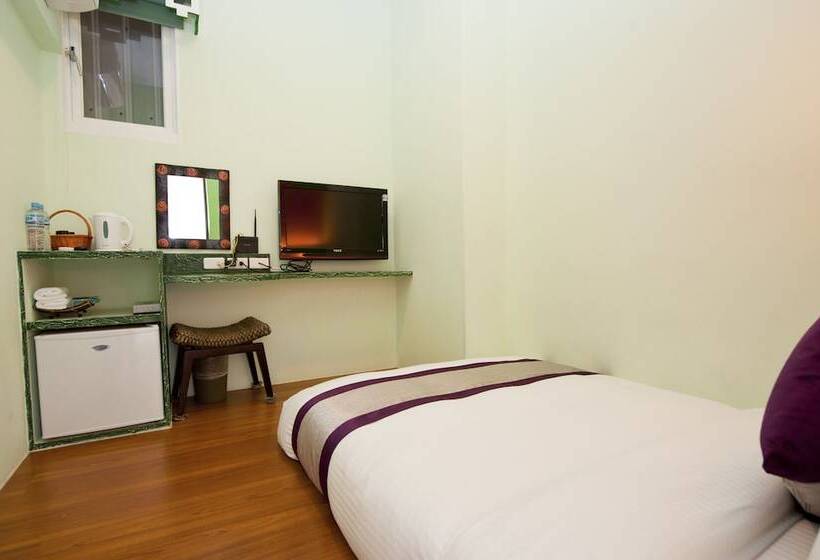 اتاق خانوادگی با چشم‌انداز دریا, Hana B & B