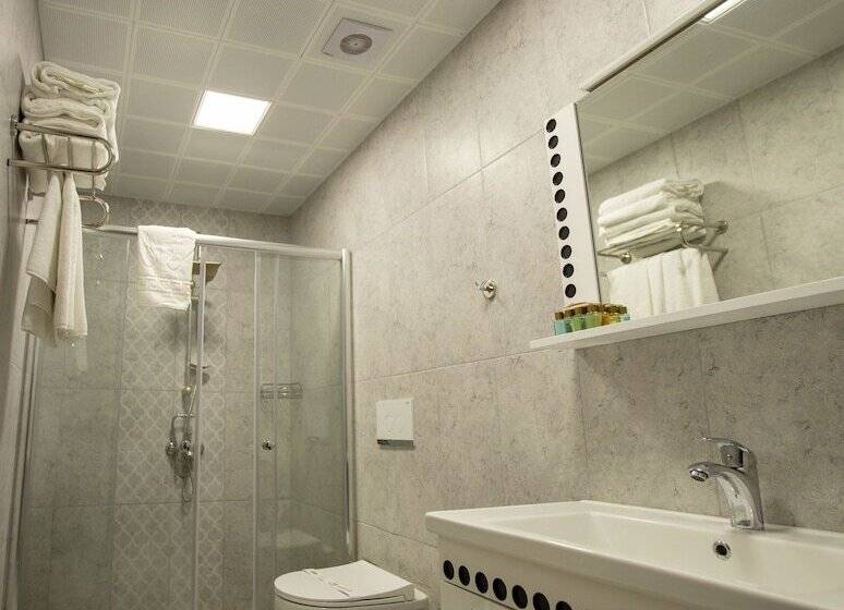 חדר משפחתי, Caykara Park