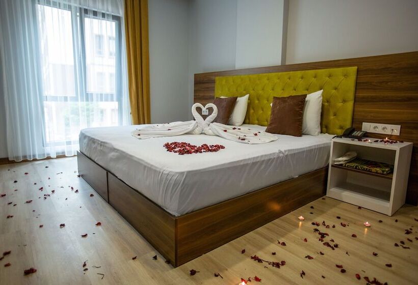 חדר משפחתי, Caykara Park