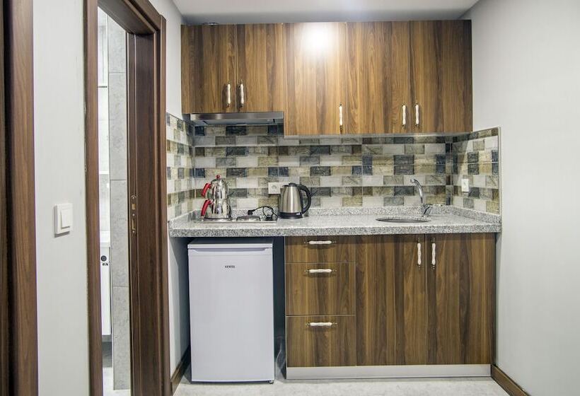 חדר משפחתי, Caykara Park