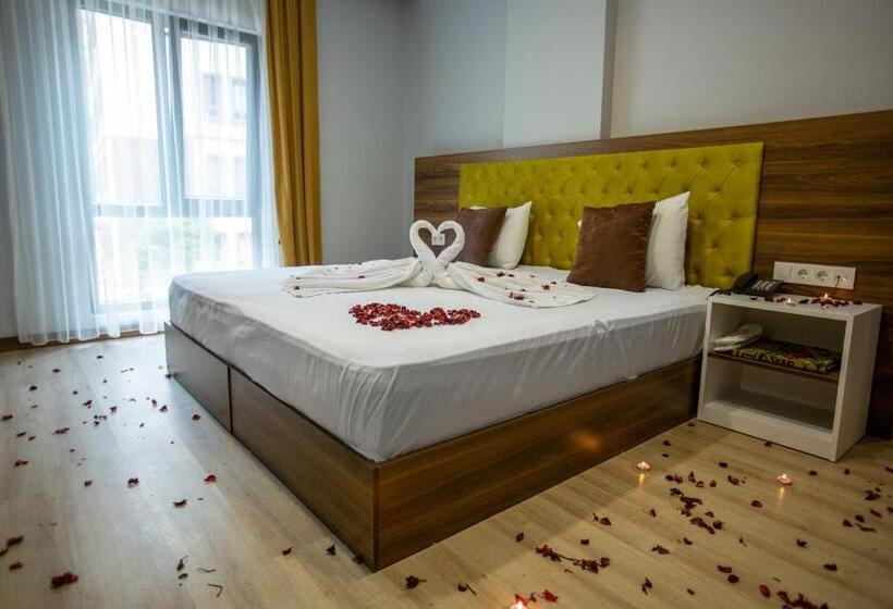 חדר משפחתי, Caykara Park