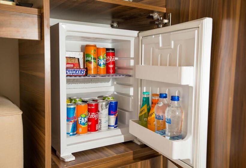 اتاق استاندارد سه نفره, Corner Garden