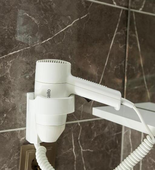 اتاق اکونومی, Corner Garden