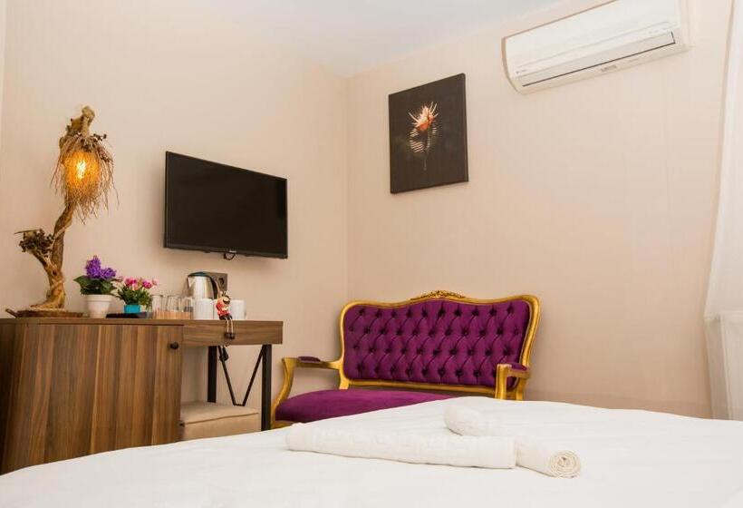 اتاق استاندارد سه نفره, Corner Garden