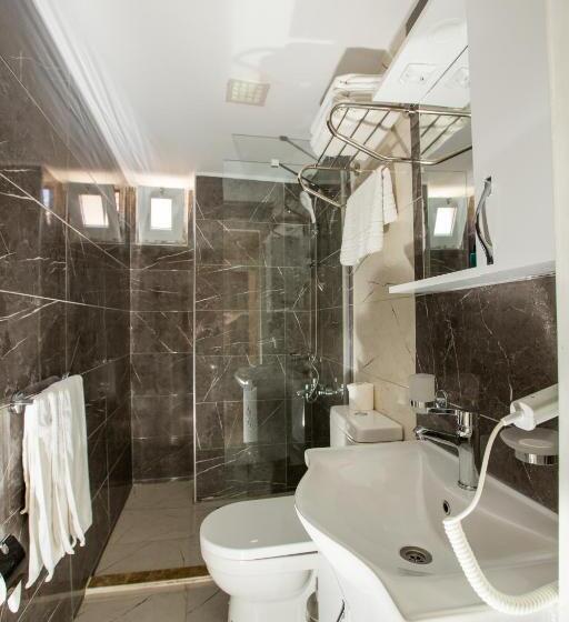 اتاق استاندارد سه نفره, Corner Garden