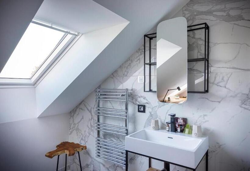 수피리어 룸, La Garenne