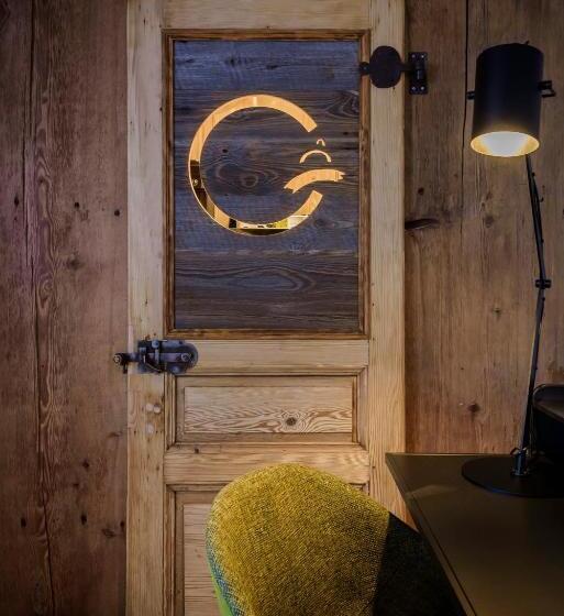 Номер Deluxe, La Garenne