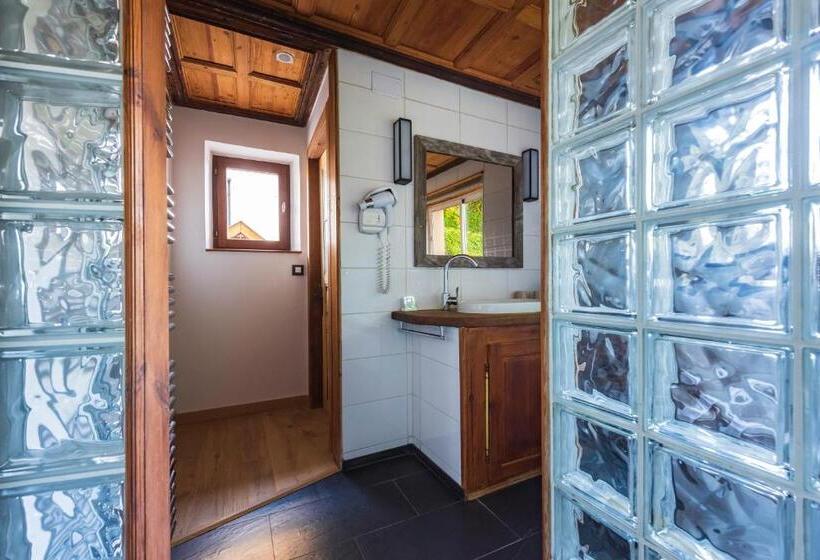 Номер Deluxe, La Garenne