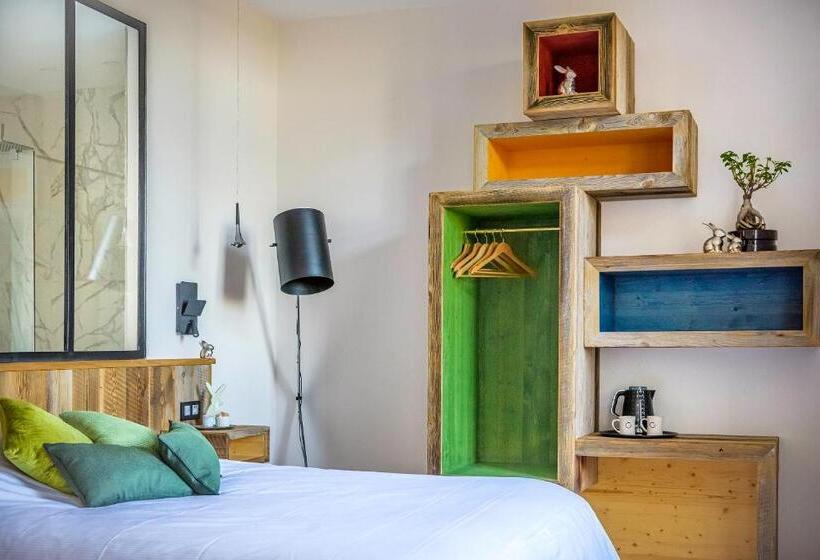 Номер Стандарт, La Garenne