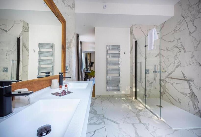 패밀리 주니어 스위트, La Garenne