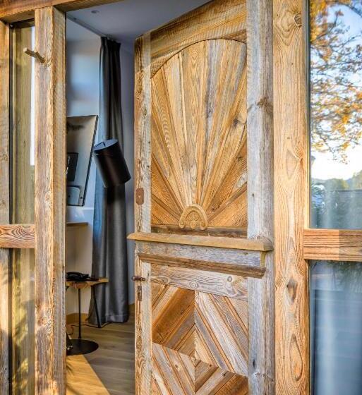 ファミリージュニアスイート, La Garenne