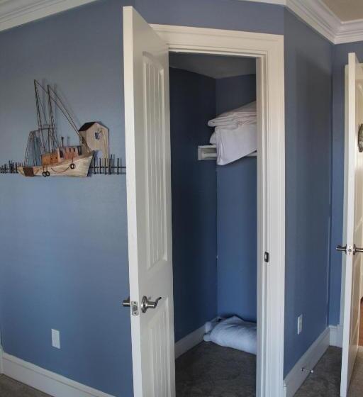 غرفة قياسية رباعية مطلة على البحر, Pierhouse Bed & Breakfast