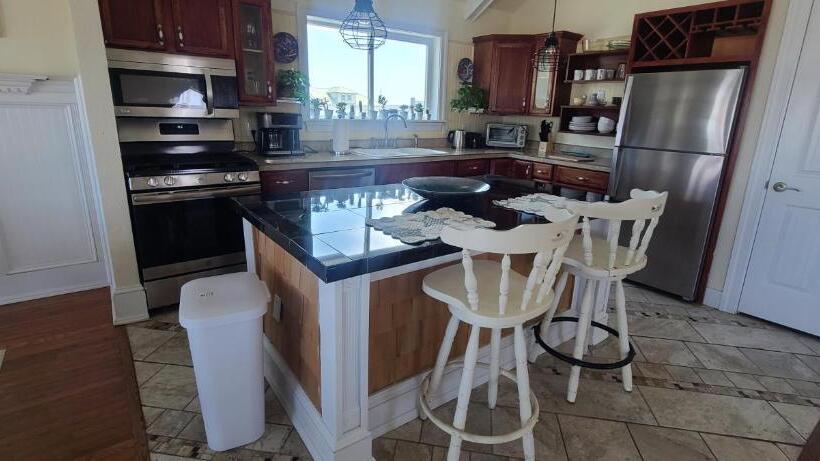 جناح سوبيريور مطل علي البحر, Pierhouse Bed & Breakfast