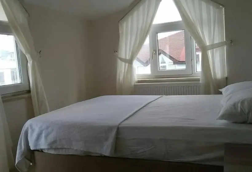 Perhesviitti, Turkuaz Otel