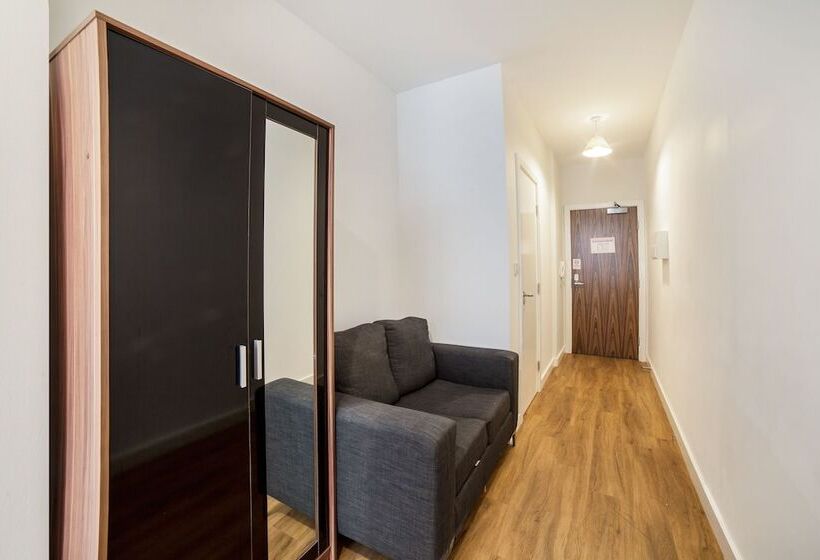 סוויטת סופריור, Vincent House