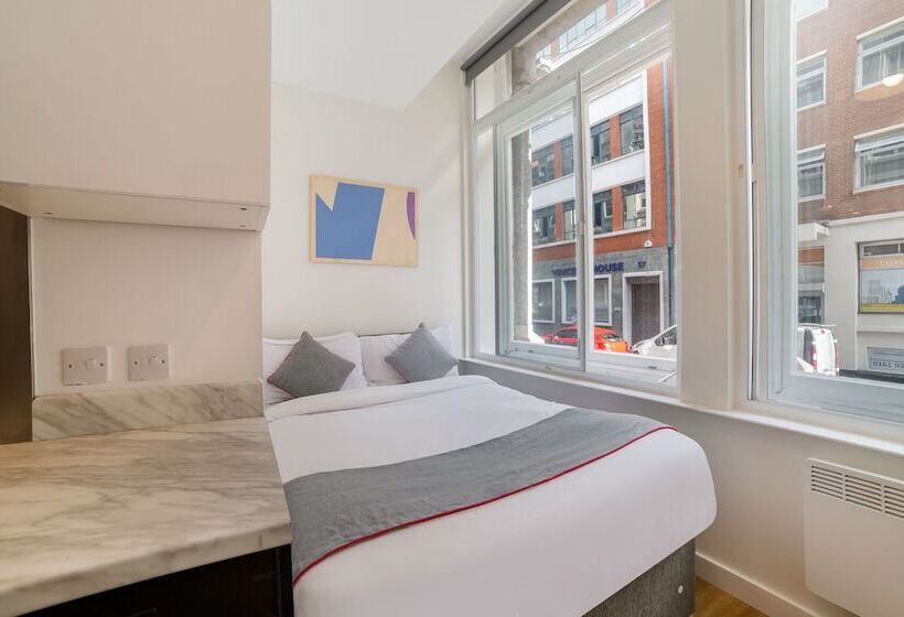 סוויטה דלוקס, Vincent House