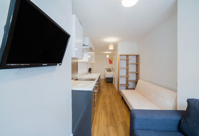 סוויטה דלוקס, Vincent House