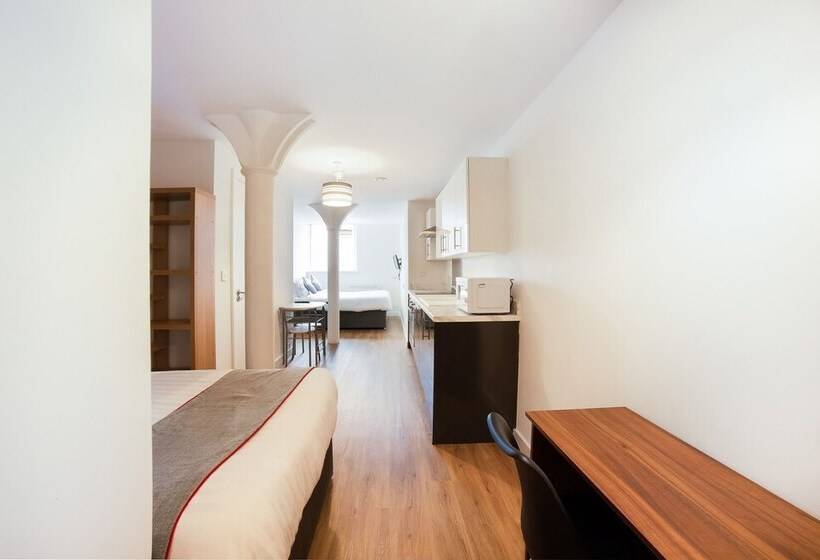 סוויטת סופריור, Vincent House