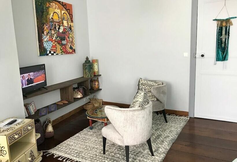 غرفة قياسية, Aux Rosiers